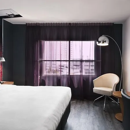 Doubletree By Hilton Centre 4*
