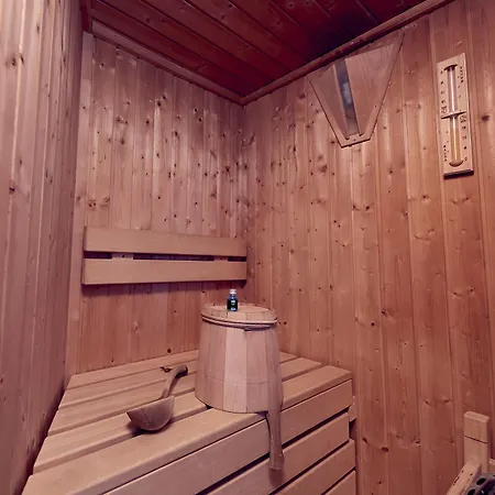호텔 인텔 센터 4*