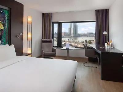 인텔 센터 호텔 4*