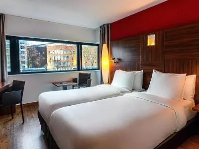 Отель Doubletree By Hilton Centre Роттердам
