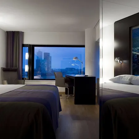 Doubletree By Hilton Centre Rotterdam
